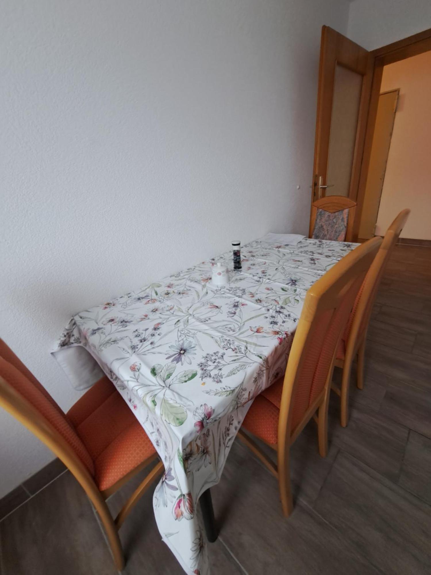 Wohnung Mit 2 - 3 Zimmern Ballenberg ภายนอก รูปภาพ